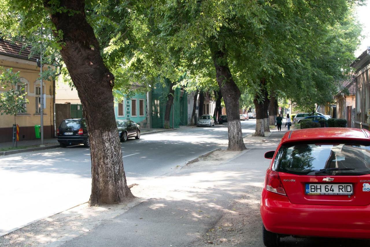 Cozy Flat In The Heart Of The City Oradea Exterior photo