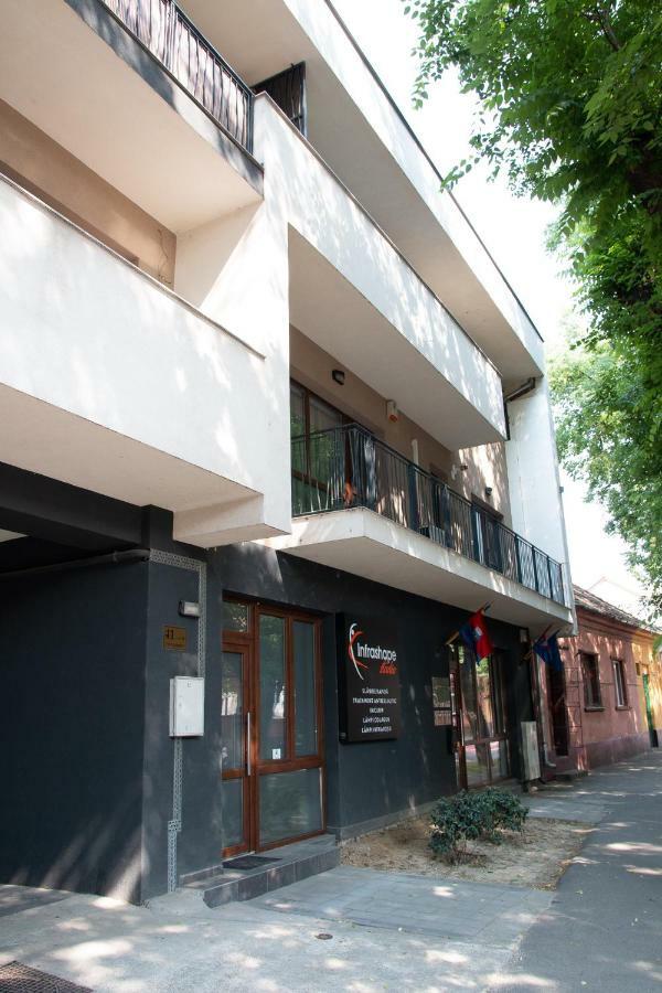 Cozy Flat In The Heart Of The City Oradea Exterior photo